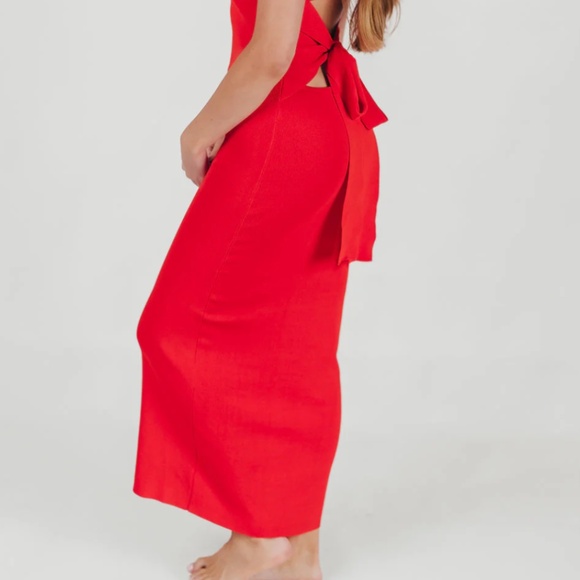 Lalavon Boutique Sweater Knit Midi Dress with Cut Out Back in Tomato Red Size M - Picture 5 of 8